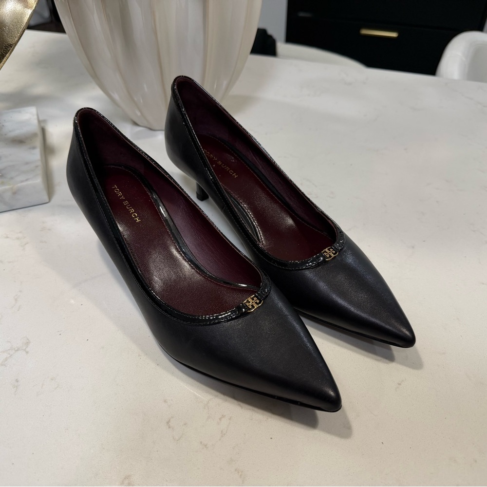 Tory Burch Vintage Leather Pointed Heels Size 6.5 Designer Pumps - Picture 2 of 7